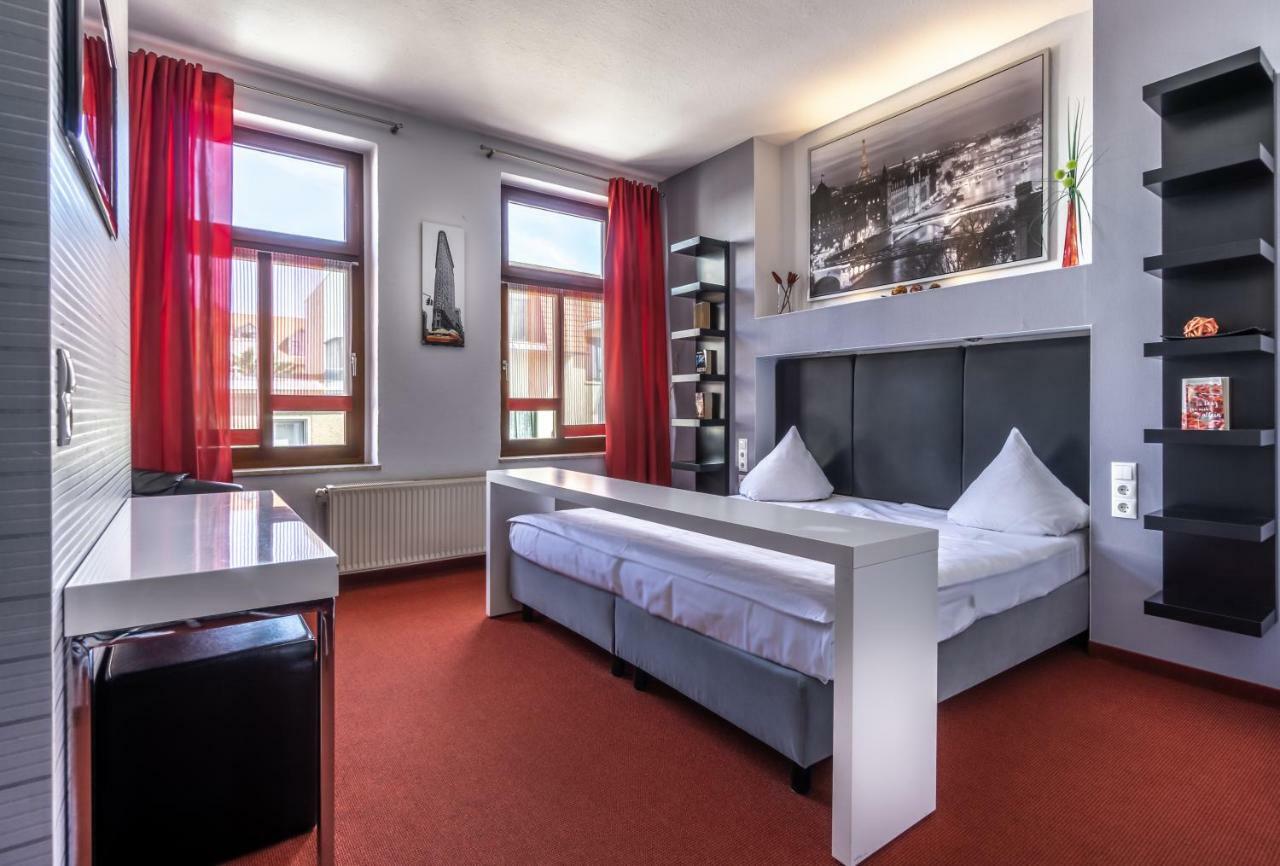 Sl'Otel - Das Stadthotel - Voll Klimatisiert Bernburg Kültér fotó